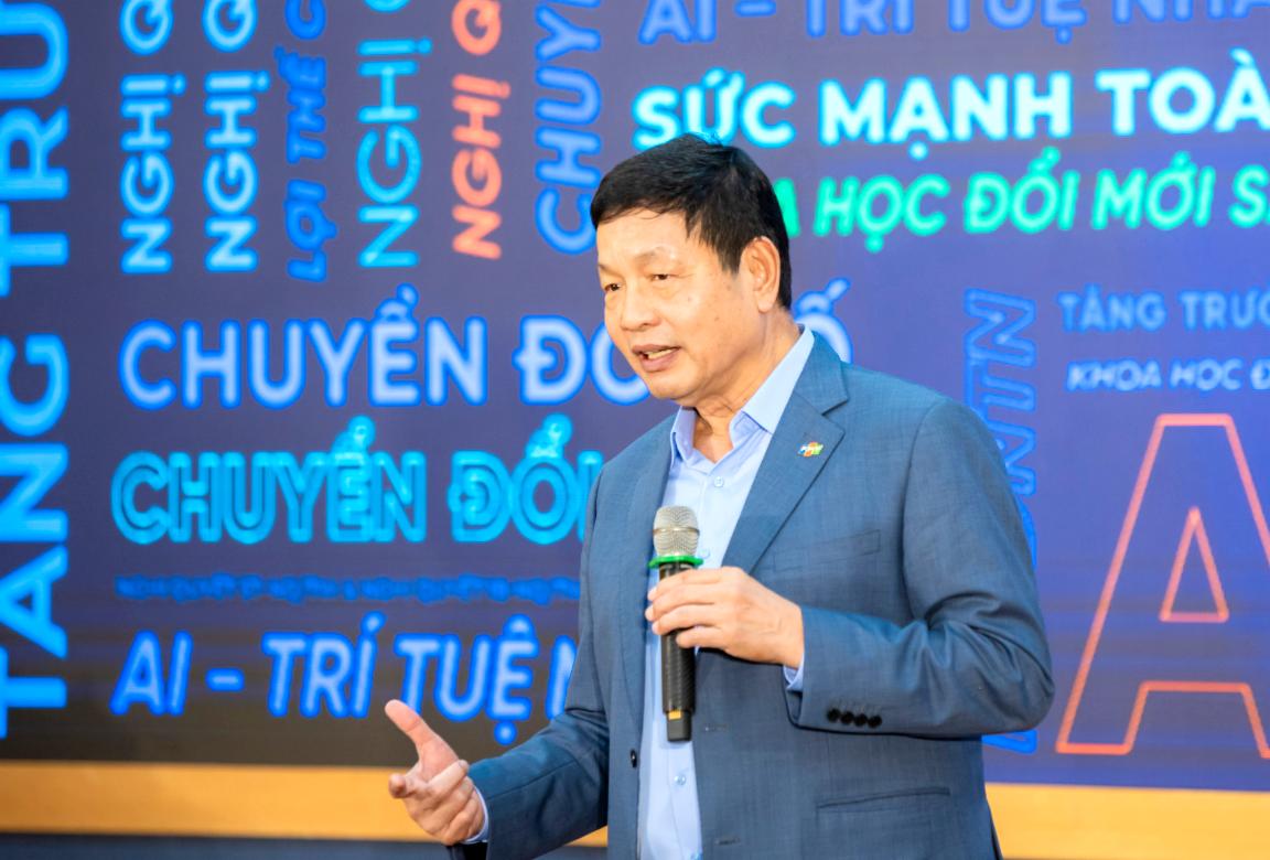 ong-truong-gia-binh-chu-tich-hdqt-tap-doan-fpt-khang-dinh-nhan-luc-la-nong-cot-cho-su-phat-trien-quoc-gia-trong-ky-nguye-96555.jpg