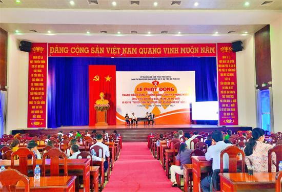 Trien lam binh dang gioi_1.jpg