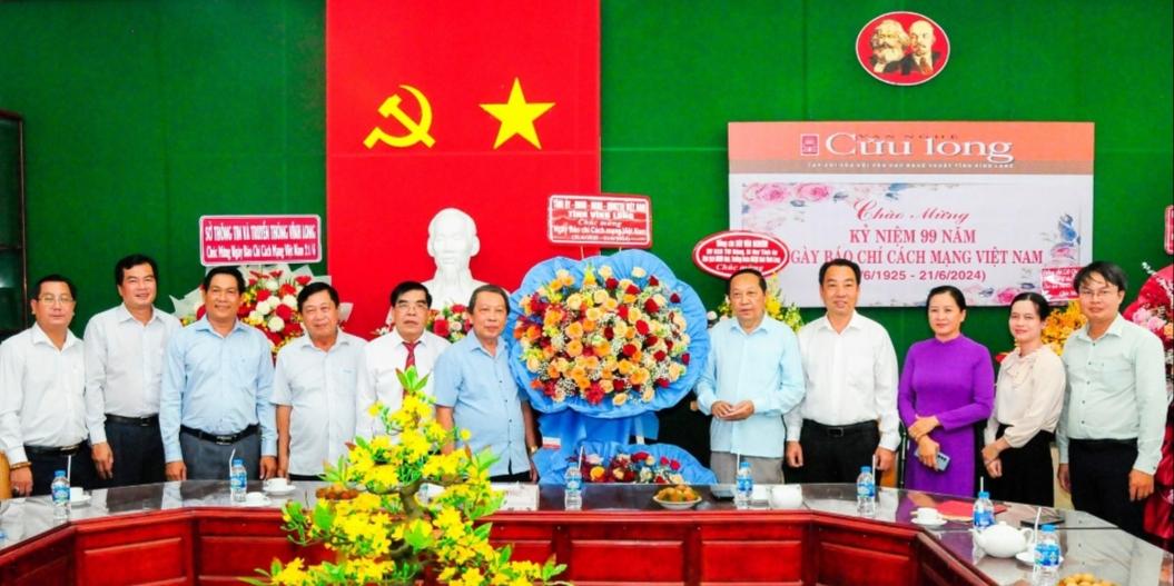 Tỉnh ủy, UBND tỉnh và các ngành....jpg