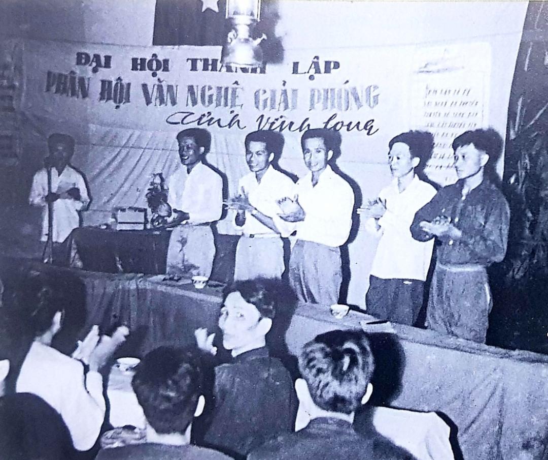 Đại hội thành lập Phân hội Văn nghệ Giải phóng tỉnh Vĩnh Long. Ảnh TL.jpg