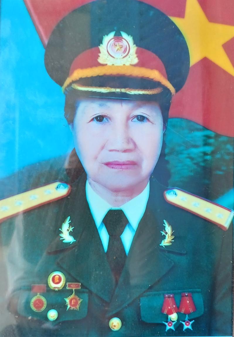 (1). Chân dung AHLLVT Đỗ Thị Năm (Năm Thắng)..jpg